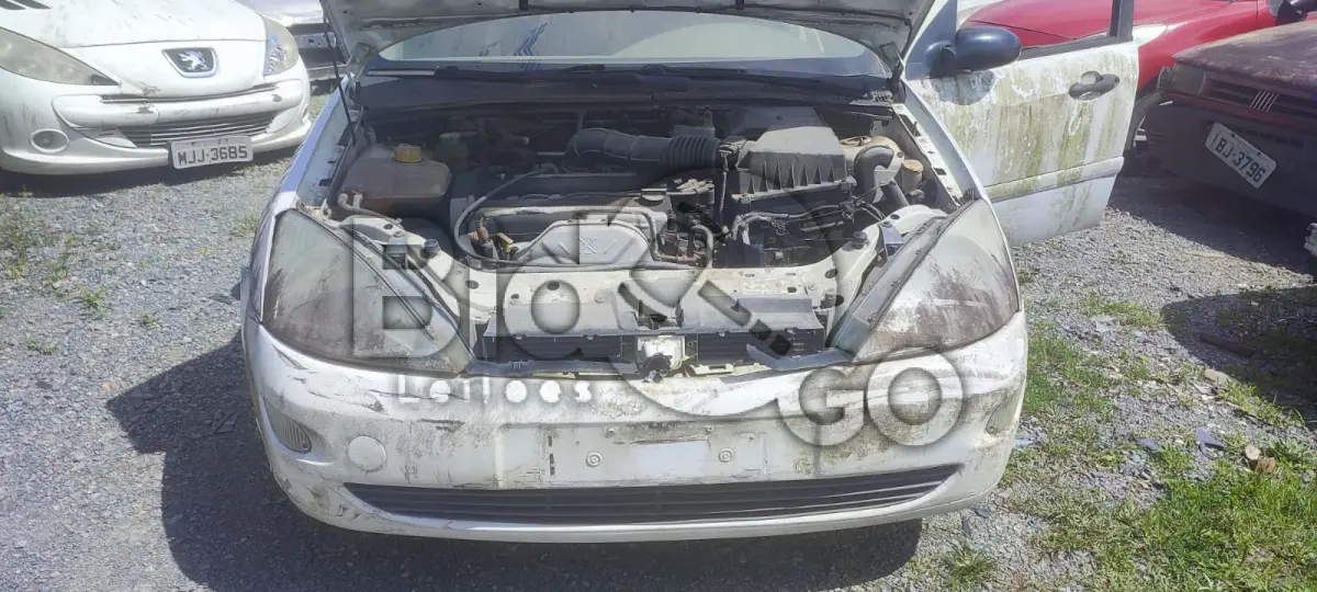 LOTE 033 - FORD FOCUS 1.8L HÁ