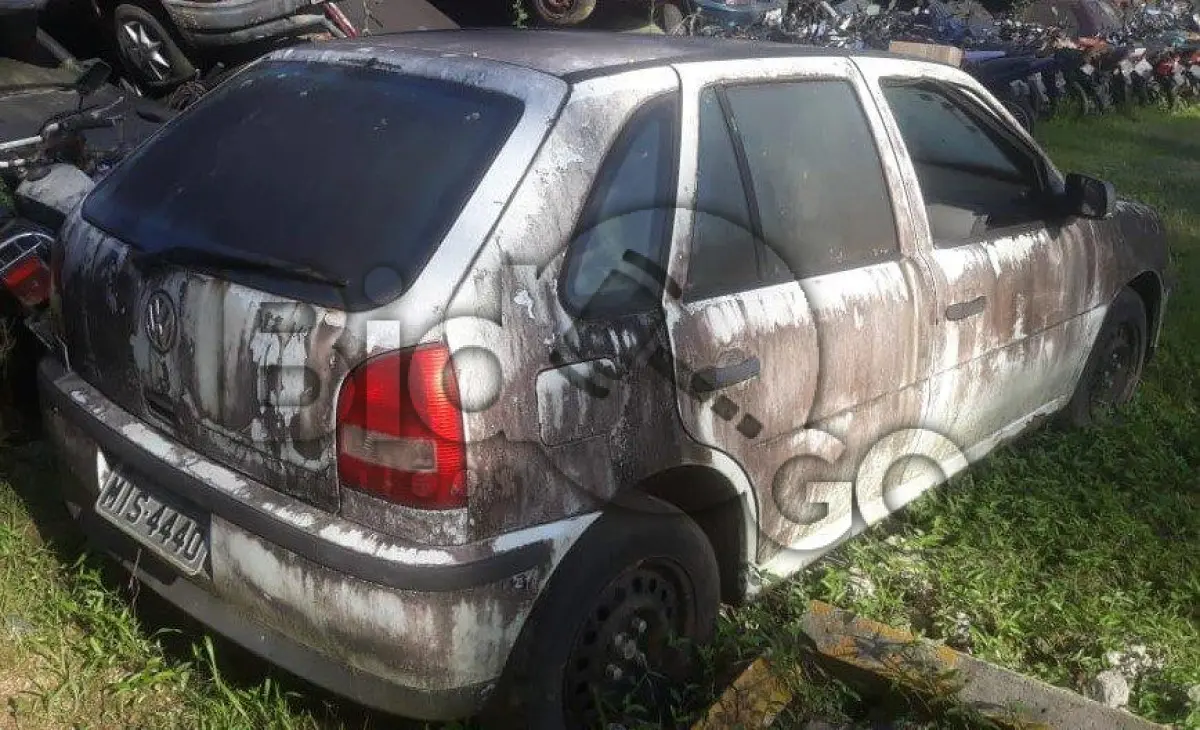 LOTE 013 - Espécie: PASSAGEIRO / Marca: VW / Modelo: GOL 1.0 PLUS / Placa: MIS4440   /   UF: SC / Município: Joinville / Ano fabricação: 2001 / Ano modelo: 2001 / Cor: BRANCA / Chassi: 9BWCA05X11P096753   / Motor: AFZ612251 / RENAVAM:00757594743
