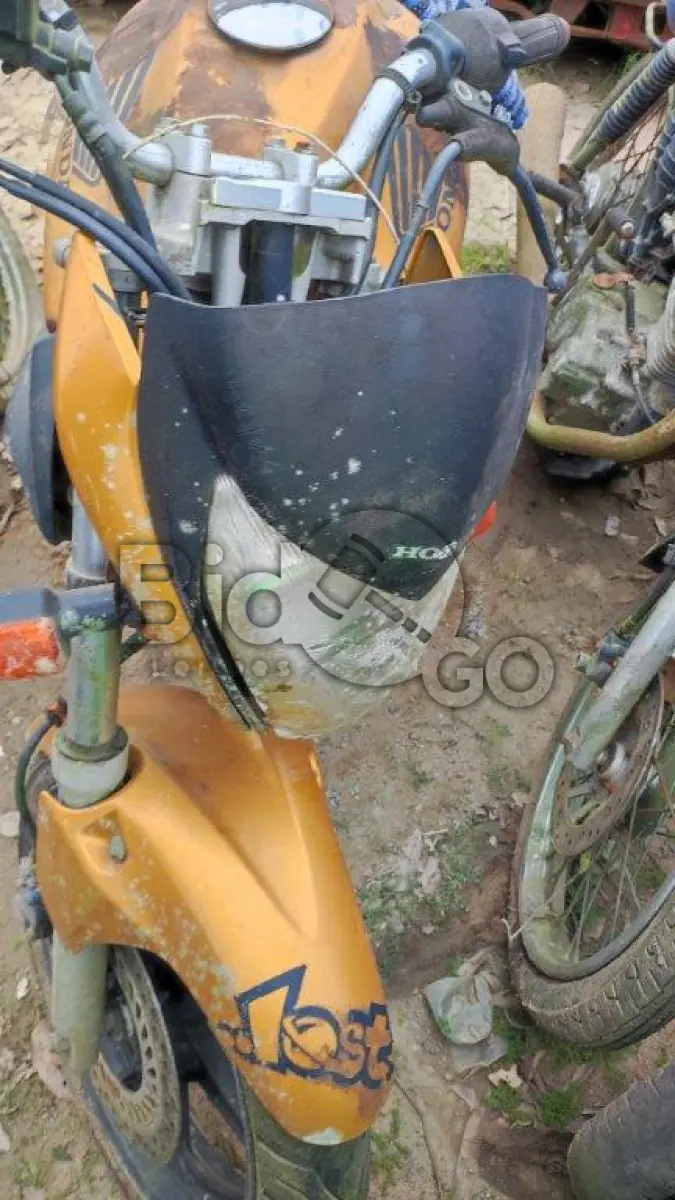 LOTE 020 - CB 300R