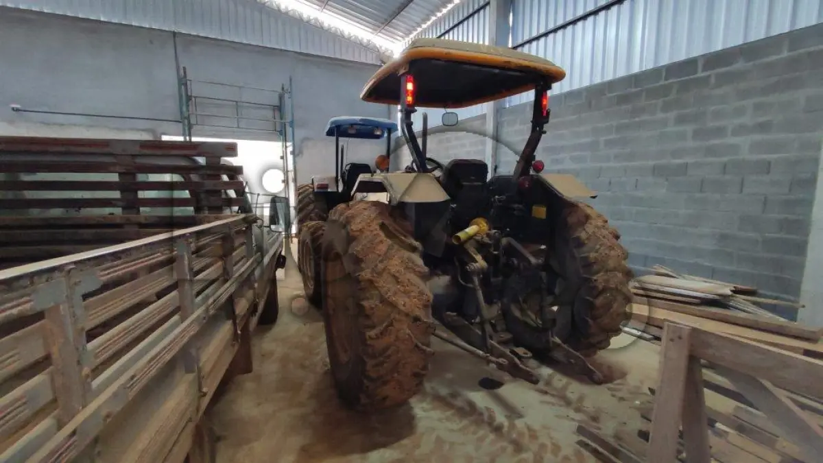 LOTE 014 - Trator Agrícola, Marca: Valtra, Modelo: 750L, Fabricação: 2013