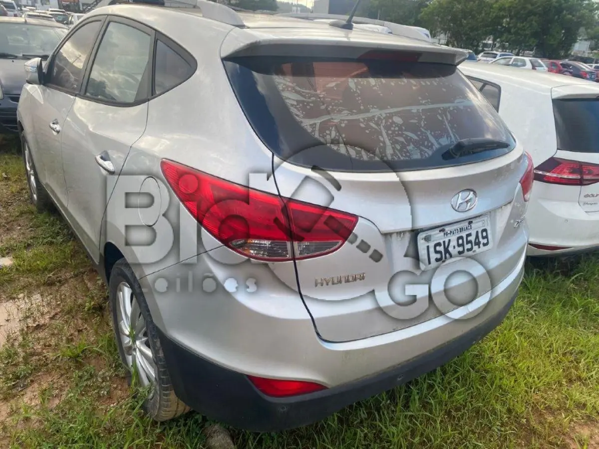 LOTE 004 - Espécie: MISTO / Marca: I / Modelo: HYUNDAI IX35 2.0 / Placa: ISK9549 / UF: PR / Município: Pato Branco / Ano fabricação: 2011 / Ano modelo: 2011 / Cor: PRATA / Chassi: KMHJU81BBCU325985 / Motor: G4KDBU413186 / RENAVAM: 00373829264
