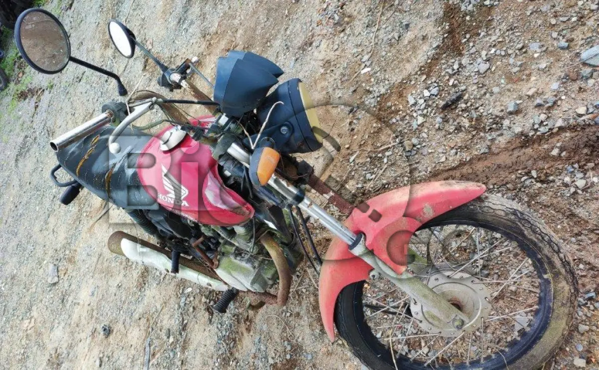 LOTE 001 - Espécie: CARGA / Marca: HONDA / Modelo: CG 150 JOB / Placa: MEF2613 / UF:SC / Município: Itajaí / Ano fabricação: 2007 / Ano modelo: 2008 / Cor: VERMELHA /Chassi: 9C2KC08308R004024 / Motor: KC08E38004024 / RENAVAM: 00953697690