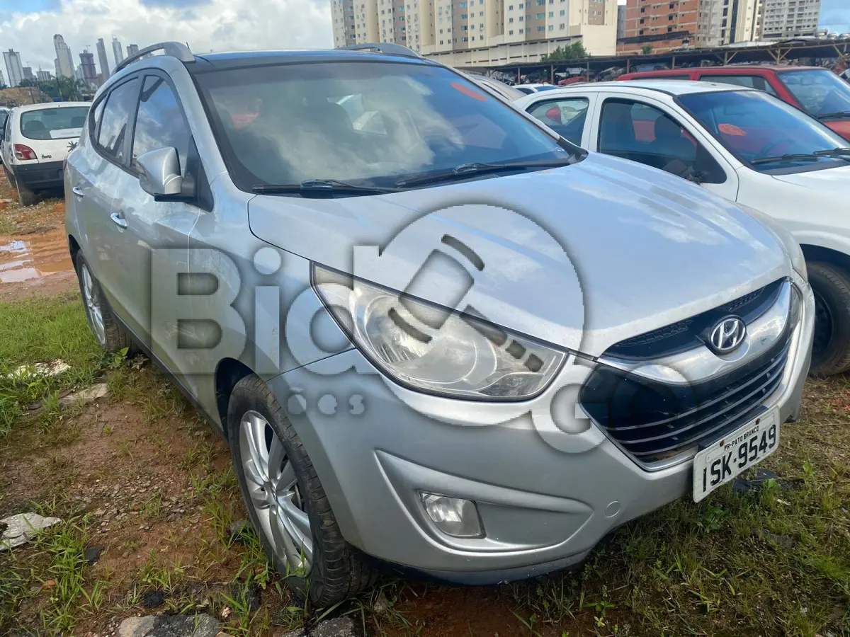 LOTE 004 - Espécie: MISTO / Marca: I / Modelo: HYUNDAI IX35 2.0 / Placa: ISK9549 / UF: PR / Município: Pato Branco / Ano fabricação: 2011 / Ano modelo: 2011 / Cor: PRATA / Chassi: KMHJU81BBCU325985 / Motor: G4KDBU413186 / RENAVAM: 00373829264