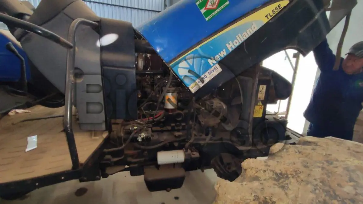LOTE 013 - Trator Agrícola, Marca: New Holland, Modelo: TL-85E, Fabricação: 2008