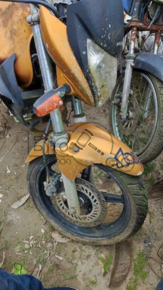 LOTE 020 - CB 300R
