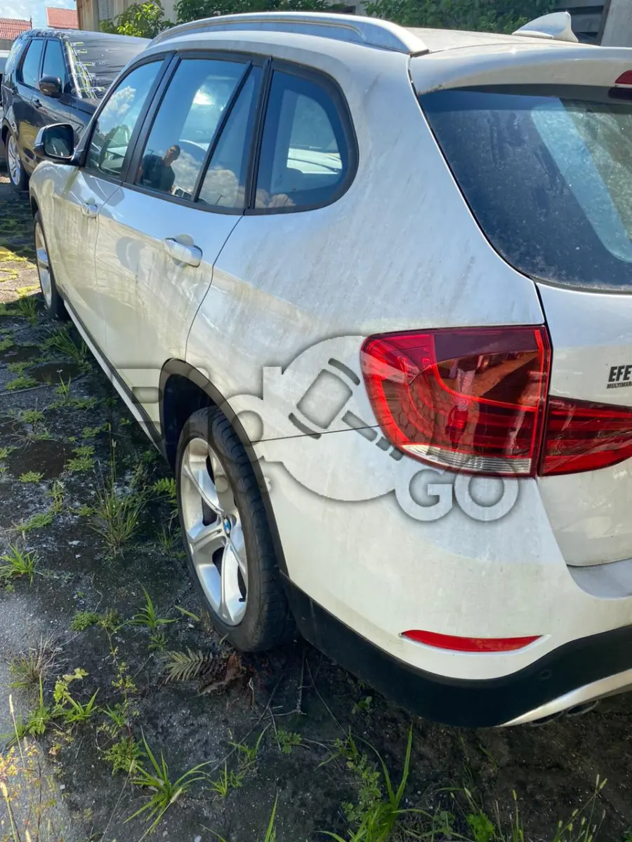 LOTE 001 - BMW X1 SDRIVE20I VL91  / Ano fabricação: 2014 / Ano modelo: 2014 / Cor: BRANCA