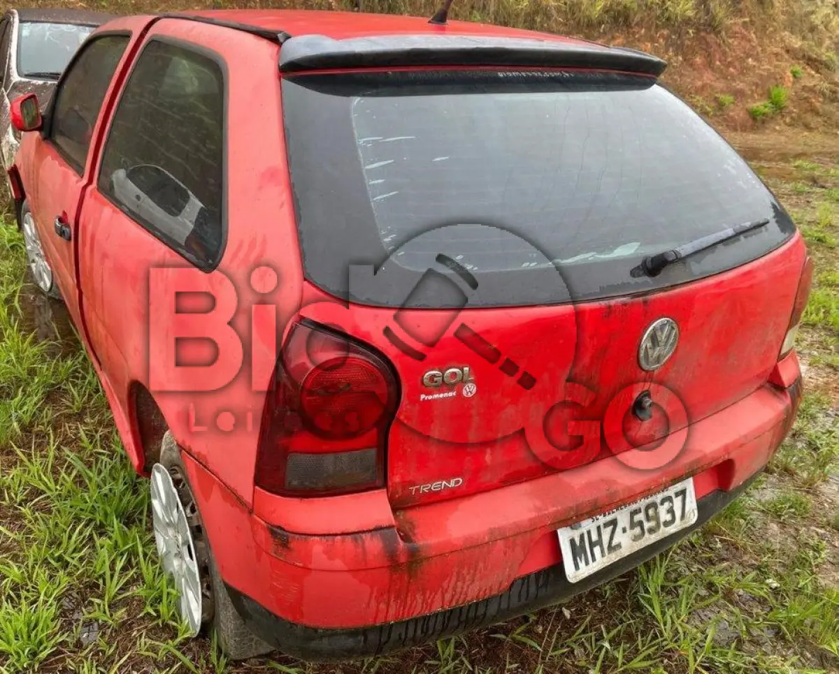 LOTE 015 - Espécie: PASSAGEIRO / Marca: VW / Modelo: GOL 1.0 GIV / Placa: MHZ5937   /   UF: SC / Município: Balneário Piçarras / Ano fabricação: 2010 / Ano modelo: 2010 / Cor: VERMELHA / Chassi: 9BWAA05W6BP035866 / Motor: CCP219247 / RENAVAM: 00230912532