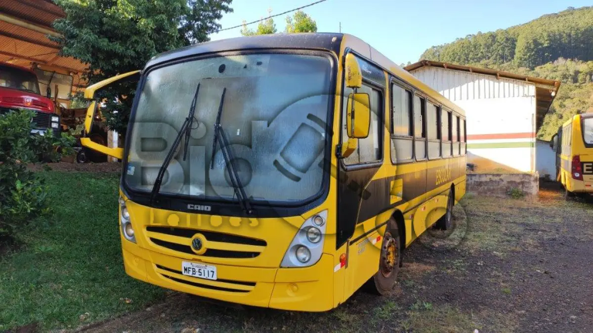 LOTE 019 - ÔNIBUS ESCOLAR VW 15.190/INDUSCAR FOZ VWOD, Fabricação/Modelo: 2008/2009