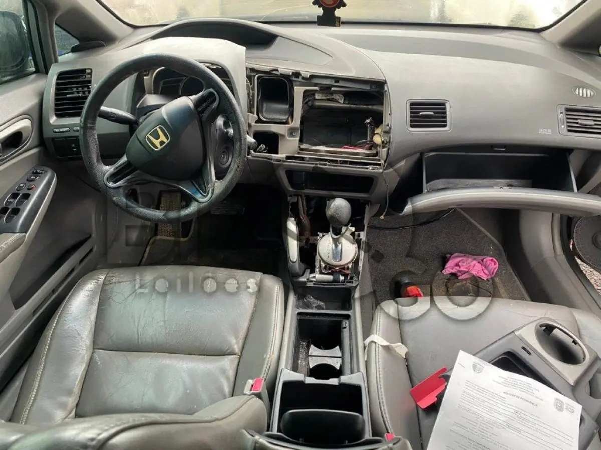 LOTE 008 - Espécie: PASSAGEIRO / Marca: HONDA / Modelo: CIVIC LXS FLEX / Placa: MJR1C34 / UF: SC / Município: Luiz Alves / Ano fabricação: 2008 / Ano modelo: 2008 / Cor: PRATA / Chassi: 93HFA66408Z224715 / Motor: R18A6-8224721 / RENAVAM:00968218326
