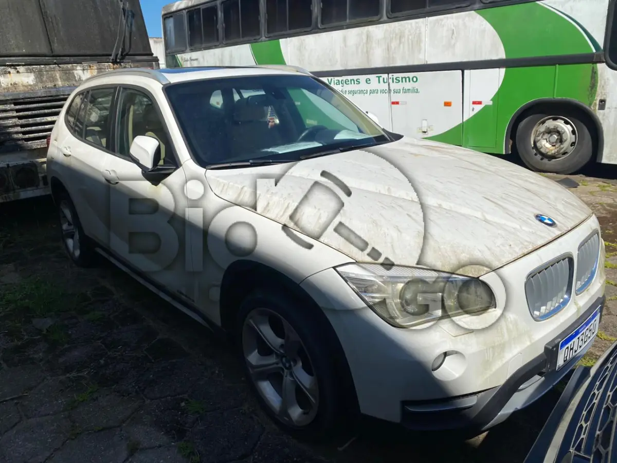 LOTE 001 - BMW X1 SDRIVE20I VL91  / Ano fabricação: 2014 / Ano modelo: 2014 / Cor: BRANCA