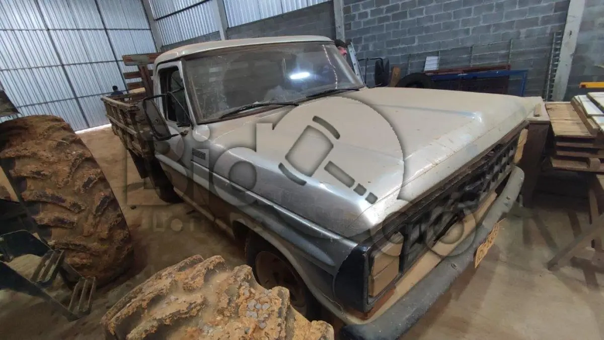 LOTE 001 - CAMIONETA FORD/F1000, Fabricação/Modelo: 1987/1987