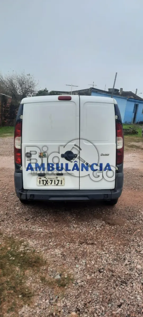 LOTE 009 - Veículo marca/modelo: FIAT/DOBLO C F TCA AMB Ano: 2012/2013 