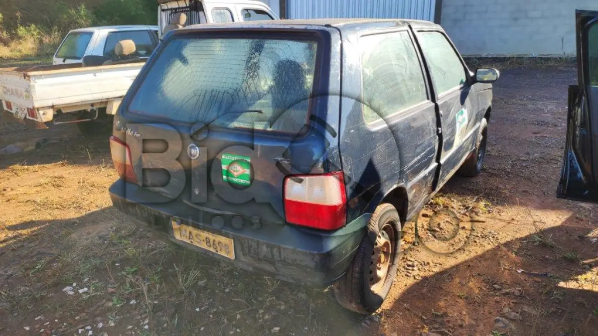 LOTE 005 - AUTOMÓVEL FIAT/UNO MILLE FIRE FLEX, Fabricação/Modelo:
2006/2007