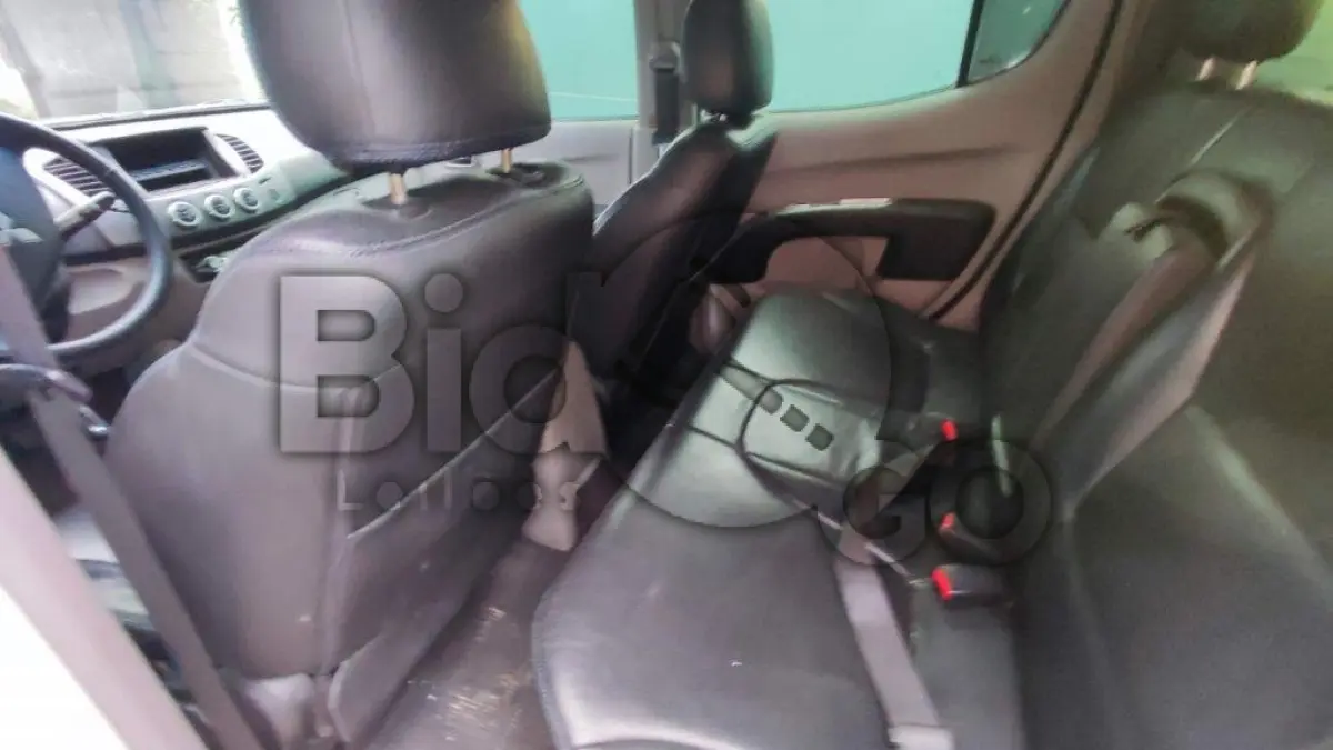 LOTE 020 - Espécie: ESPECIAL / Marca: MMC / Modelo: L200 TRITON 3.2 D / Placa: MGE7486 / UF: SC / Município: Blumenau / Ano fabricação: 2009 / Ano modelo: 2009 / Cor: BRANCA / Chassi: 93XJNKB8TAC915637 / Motor: 4M41UCAR8173 / RENAVAM: 00166289205