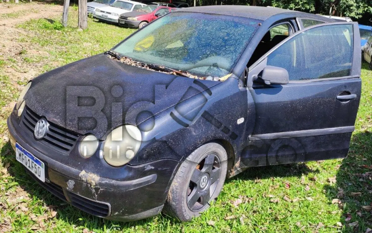 LOTE 014 - Espécie: PASSAGEIRO / Marca: VW / Modelo: POLO 16V / Placa: MFQ1F50   /   UF:   SC   / Município: Indaial / Ano fabricação: 2002 / Ano modelo: 2003 / Cor: PRETA / Chassi: 9BWHA09A13P010467 / Motor: ARA000124 / RENAVAM: 00795197373
