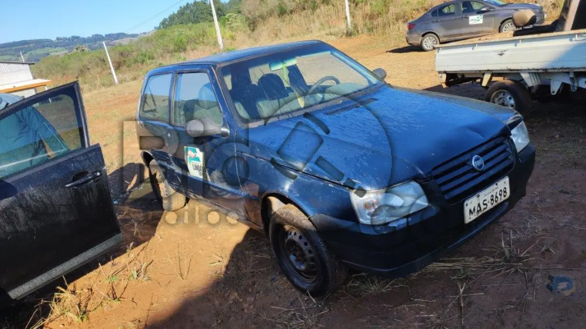 LOTE 005 - AUTOMÓVEL FIAT/UNO MILLE FIRE FLEX, Fabricação/Modelo:
2006/2007
