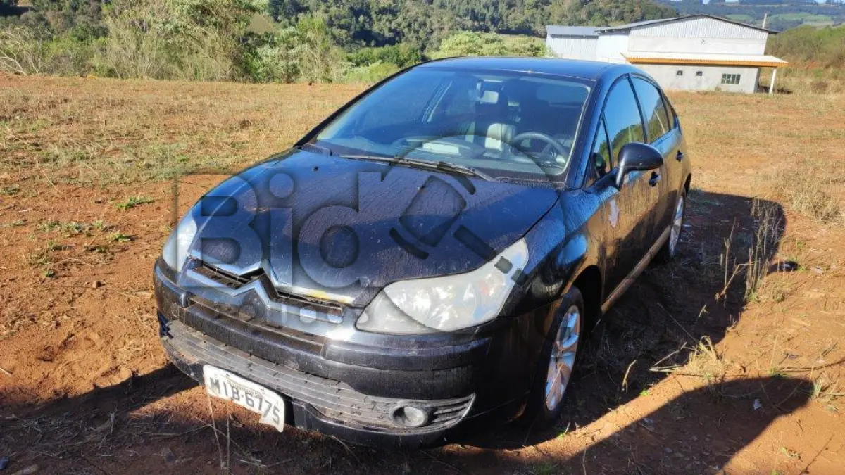 LOTE 009 - AUTOMOVEL I/CITROEN C4 20GLXA5P F, Fabricação/Modelo: 2010/2010