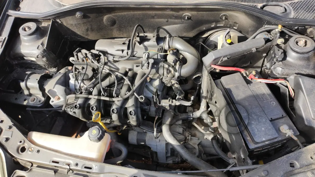 LOTE 002 - Espécie: PASSAGEIRO / Marca: RENAULT / Modelo: CLIO RL 1.0 / Placa: MEN0A98 / UF: SC/ Município:  Balneário Camboriú / Ano fabricação: 2001 / Ano modelo: 2001 / Cor: PRETA / Chassi: 93YBB0Y052J319069 / Motor: D7DC760F036811 / RENAVAM: 00777511606