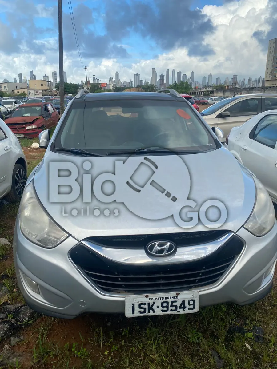 LOTE 004 - Espécie: MISTO / Marca: I / Modelo: HYUNDAI IX35 2.0 / Placa: ISK9549 / UF: PR / Município: Pato Branco / Ano fabricação: 2011 / Ano modelo: 2011 / Cor: PRATA / Chassi: KMHJU81BBCU325985 / Motor: G4KDBU413186 / RENAVAM: 00373829264