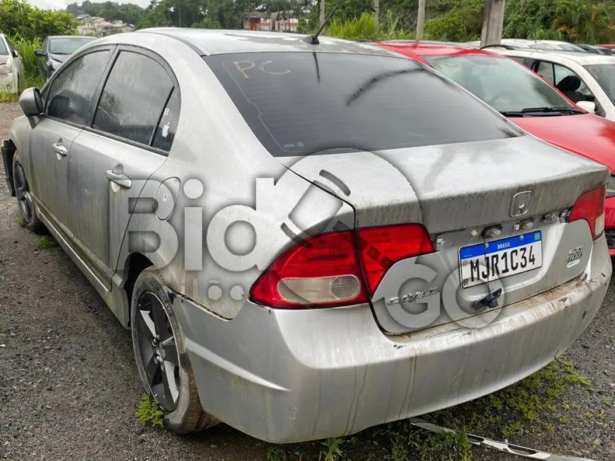 LOTE 008 - Espécie: PASSAGEIRO / Marca: HONDA / Modelo: CIVIC LXS FLEX / Placa: MJR1C34 / UF: SC / Município: Luiz Alves / Ano fabricação: 2008 / Ano modelo: 2008 / Cor: PRATA / Chassi: 93HFA66408Z224715 / Motor: R18A6-8224721 / RENAVAM:00968218326