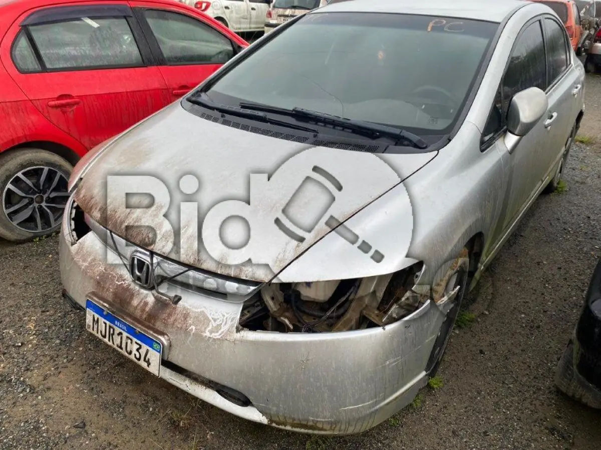 LOTE 008 - Espécie: PASSAGEIRO / Marca: HONDA / Modelo: CIVIC LXS FLEX / Placa: MJR1C34 / UF: SC / Município: Luiz Alves / Ano fabricação: 2008 / Ano modelo: 2008 / Cor: PRATA / Chassi: 93HFA66408Z224715 / Motor: R18A6-8224721 / RENAVAM:00968218326