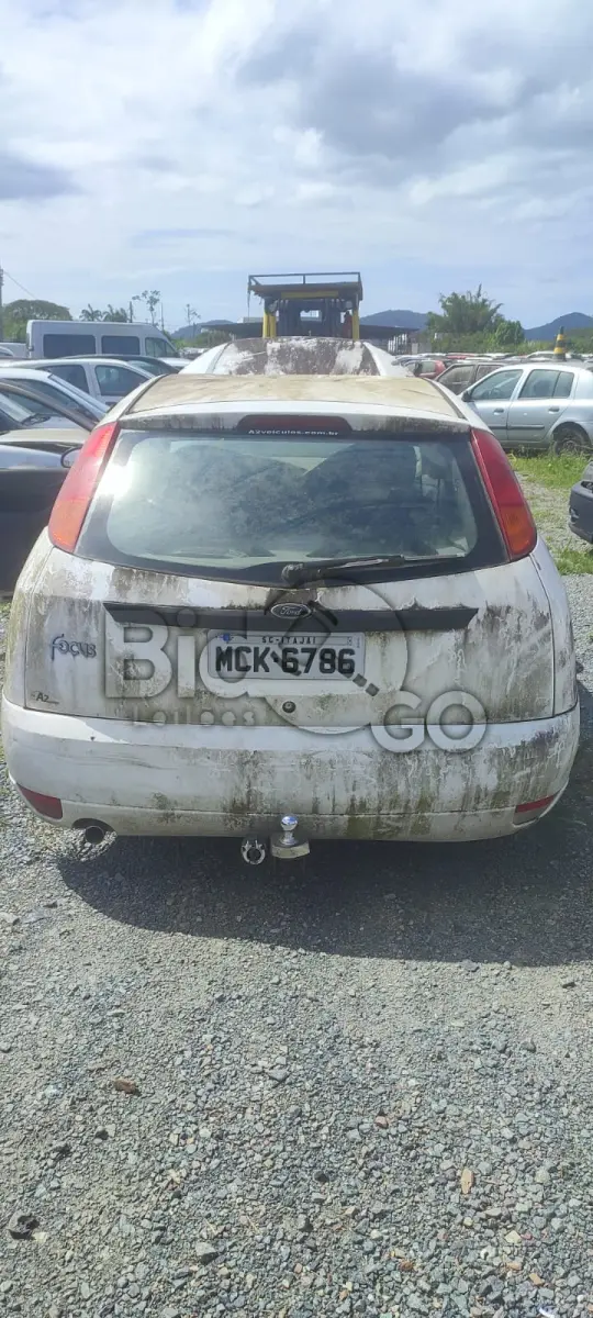 LOTE 033 - FORD FOCUS 1.8L HÁ