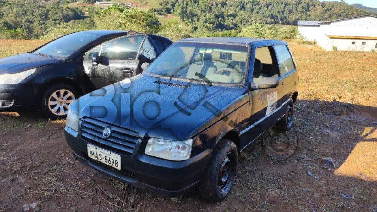 LOTE 005 - AUTOMÓVEL FIAT/UNO MILLE FIRE FLEX, Fabricação/Modelo:
2006/2007