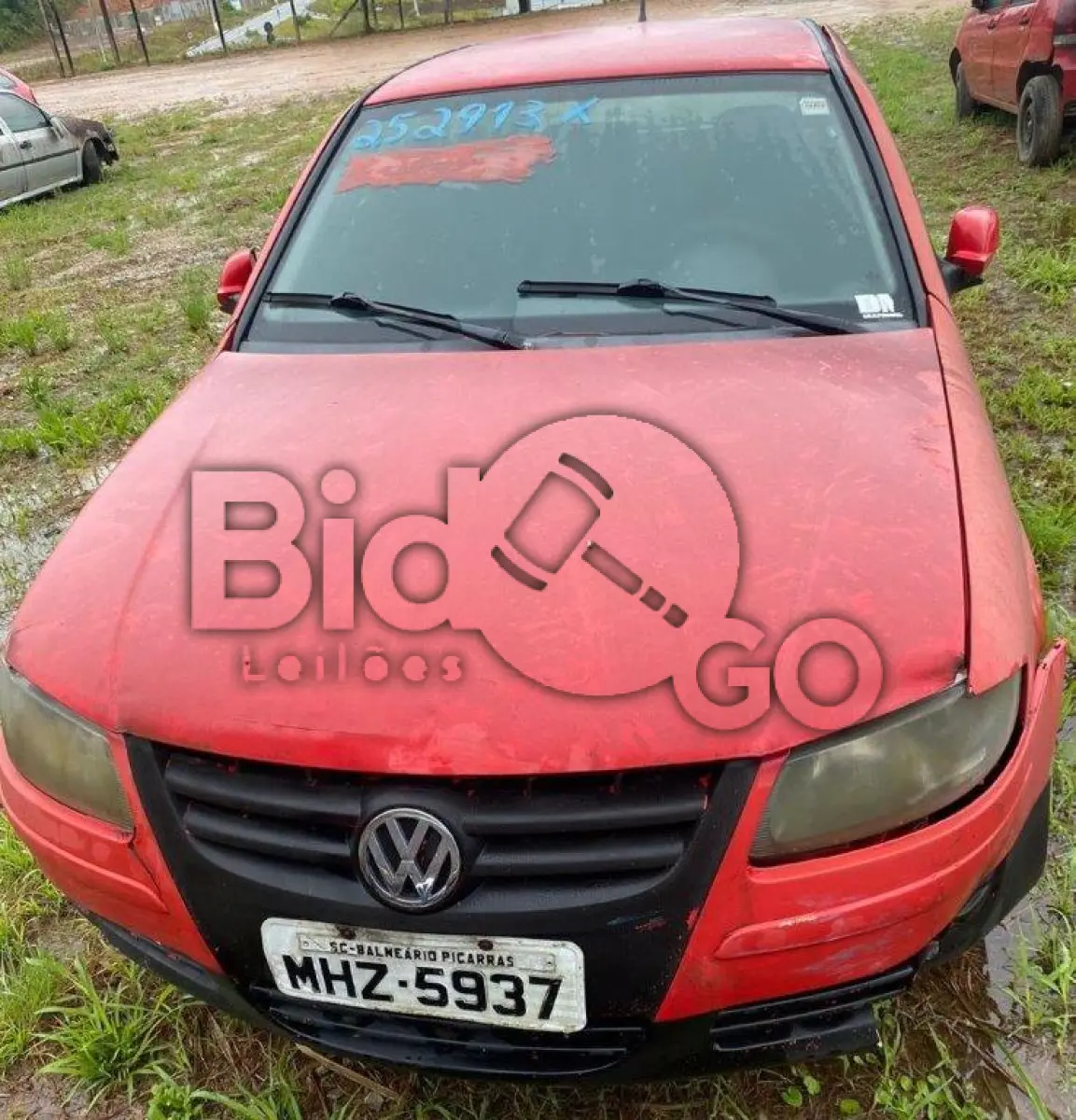 LOTE 015 - Espécie: PASSAGEIRO / Marca: VW / Modelo: GOL 1.0 GIV / Placa: MHZ5937   /   UF: SC / Município: Balneário Piçarras / Ano fabricação: 2010 / Ano modelo: 2010 / Cor: VERMELHA / Chassi: 9BWAA05W6BP035866 / Motor: CCP219247 / RENAVAM: 00230912532