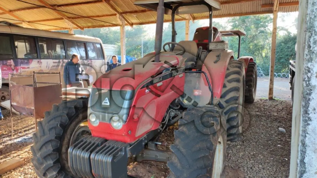LOTE 011 - Trator Agrícola, Marca Agrale, Modelo: 5085.4