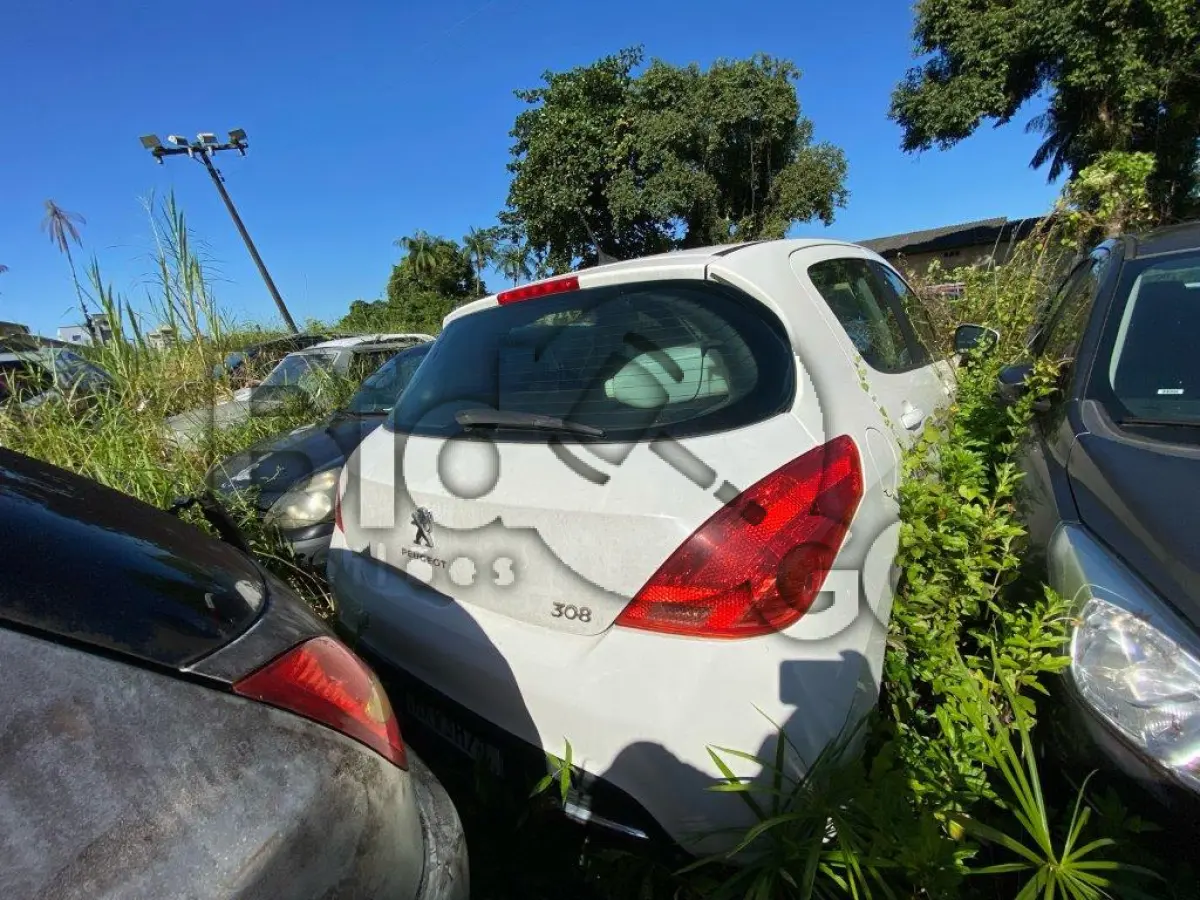 LOTE 016 - Espécie: PASSAGEIRO / Marca: I / Modelo: PEUGEOT 308 ALLURE / Placa: MKW3H71 / UF: SC / Município: Joinville / Ano fabricação: 2012 / Ano modelo: 2013 / Cor: BRANCA / Chassi: 8AD4CRFJWDG050090 / Motor: 10XN130138824 / RENAVAM: 00506981827