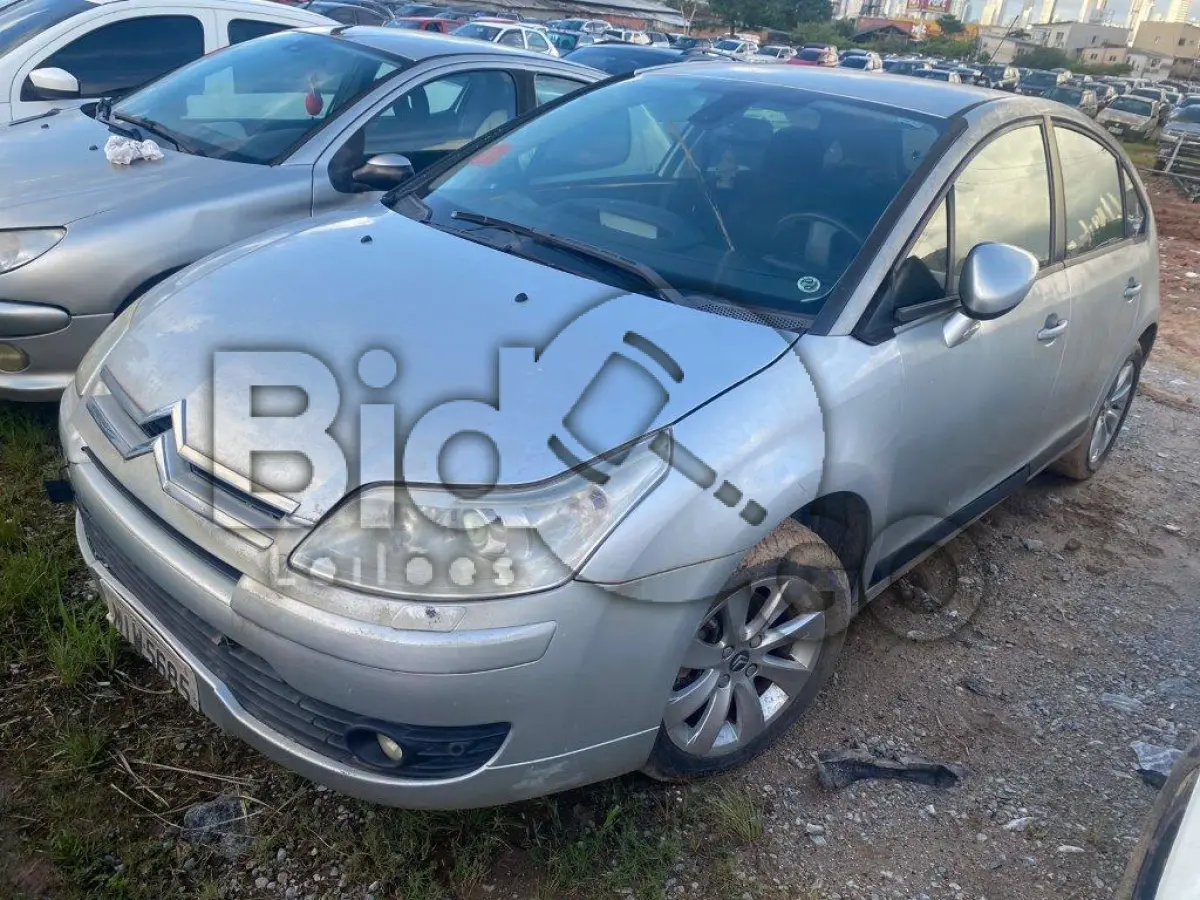 LOTE 043 - Espécie: PASSAGEIRO / Marca: I / Modelo: CITROEN C4 20EXC5P F / Placa: MIW5685 / UF: SC / Município: Joinville / Ano fabricação: 2010 / Ano modelo: 2011 / Cor: PRATA / Chassi: 8BCLCRFJYBG529374 / Motor: 10TWAB0063936 RENAVAM: 00338612661