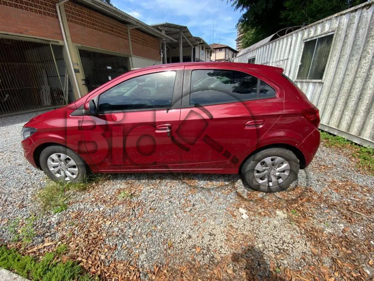 LOTE 025 - Espécie: PASSAGEIRO / Marca: CHEVROLET / Modelo: ONIX 1.0MT LT / Placa: QJR2024 / UF: SC / Município: Araranguá / Ano fabricação: 2019 / Ano modelo: 2019 / Cor: VERMELHA / Chassi: 9BGKS48U0KG366677 / Motor: JTSSH2513 / RENAVAM: 01193023219