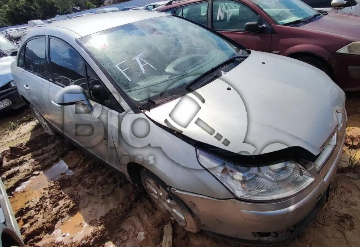 LOTE 042 - Espécie: PASSAGEIRO / Marca: I / Modelo: CITROEN C4 PALLAS20EAF / Placa: MHO6A25 / UF: SC / Município: Jaraguá do Sul / Ano fabricação: 2009 / Ano modelo: 2009 / Cor: PRATA / Chassi: 8BCLDRFJW9G534841 / Motor: 10TWAA0020267 RENAVAM: 00164528407