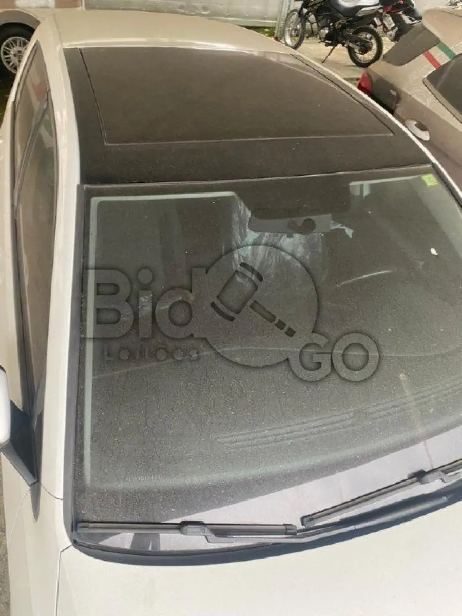 LOTE 041 - Espécie: PASSAGEIRO / Marca: I / Modelo: VW GOLF COMFORTLINE AA / Placa: QHB4648 / UF: SC / Município: Itajaí / Ano fabricação: 2014 / Ano modelo: 2015 / Cor: BRANCA / Chassi: WVWHD6AU6FW101545 / Motor: CHP177573 / RENAVAM: 01026407947