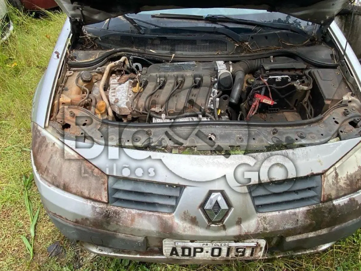 LOTE 001 - Espécie: PASSAGEIRO / Marca: RENAULT / Modelo: MEGANESD EXP 20A / Placa: ADP0191 / UF: MG / Município: Toledo / Ano fabricação: 2008 / Ano modelo: 2008 / Cor: PRATA / Chassi: 93YLM2N1A8J018608 / Motor: F4R1771C099496 RENAVAM:00978452704
