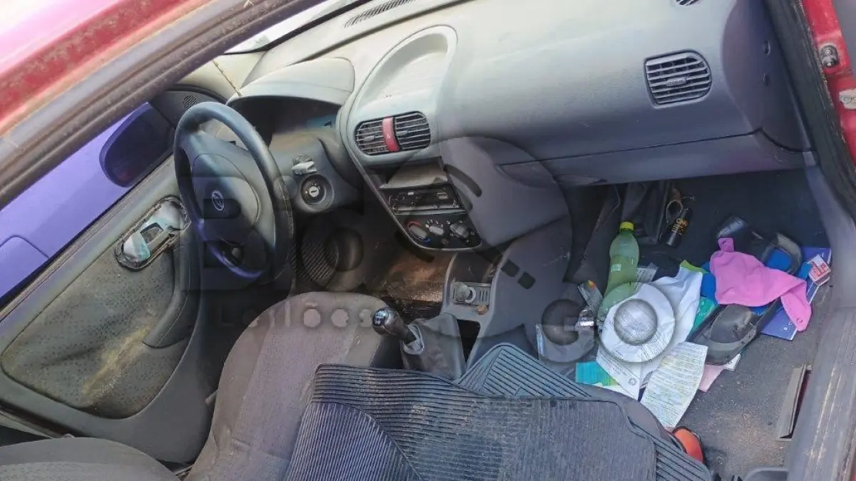 LOTE 029 - Espécie: PASSAGEIRO / Marca: GM / Modelo: CORSA HATCH MAXX / Placa: MEI0587 / UF: SC / Município: São Bento do Sul / Ano fabricação: 2007 / Ano modelo: 2007 Cor: VERMELHA / Chassi: 9BGXH68808B163008/ Motor: P30004775 / RENAVAM: 00934566470