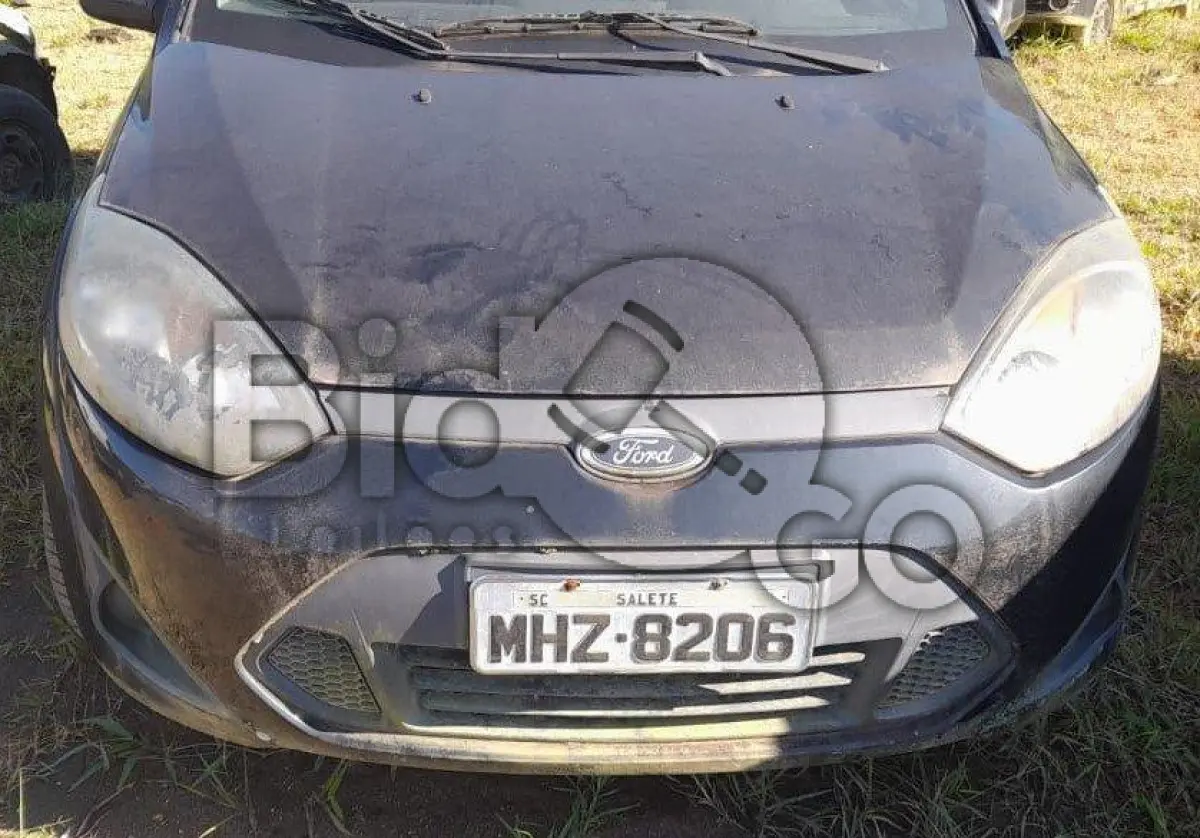 LOTE 046 - Espécie: PASSAGEIRO / Marca: FORD / Modelo: FIESTA SEDAN FLEX / Placa: MHZ8206 / UF: SC / Município: Salete / Ano fabricação: 2010 / Ano modelo: 2011 / Cor: PRETA / Chassi: 9BFZF54AXB8061386 / Motor: SM9AB8061386 / RENAVAM: 00219294593