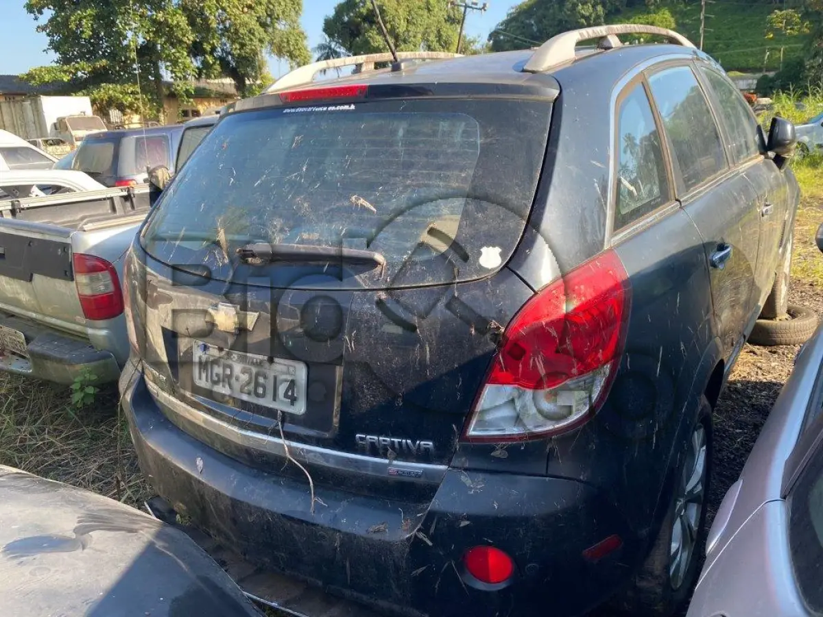 LOTE 011 - Espécie: MISTO / Marca: I / Modelo: GM CAPTIVA SPORT AWD / Placa: MGR2614 / UF: SC / Município: Joinville / Ano fabricação: 2009 / Ano modelo: 2009 / Cor: PRETA / Chassi: 3GNDL63709S616430 / Motor: N9S616430 / RENAVAM: 141949090