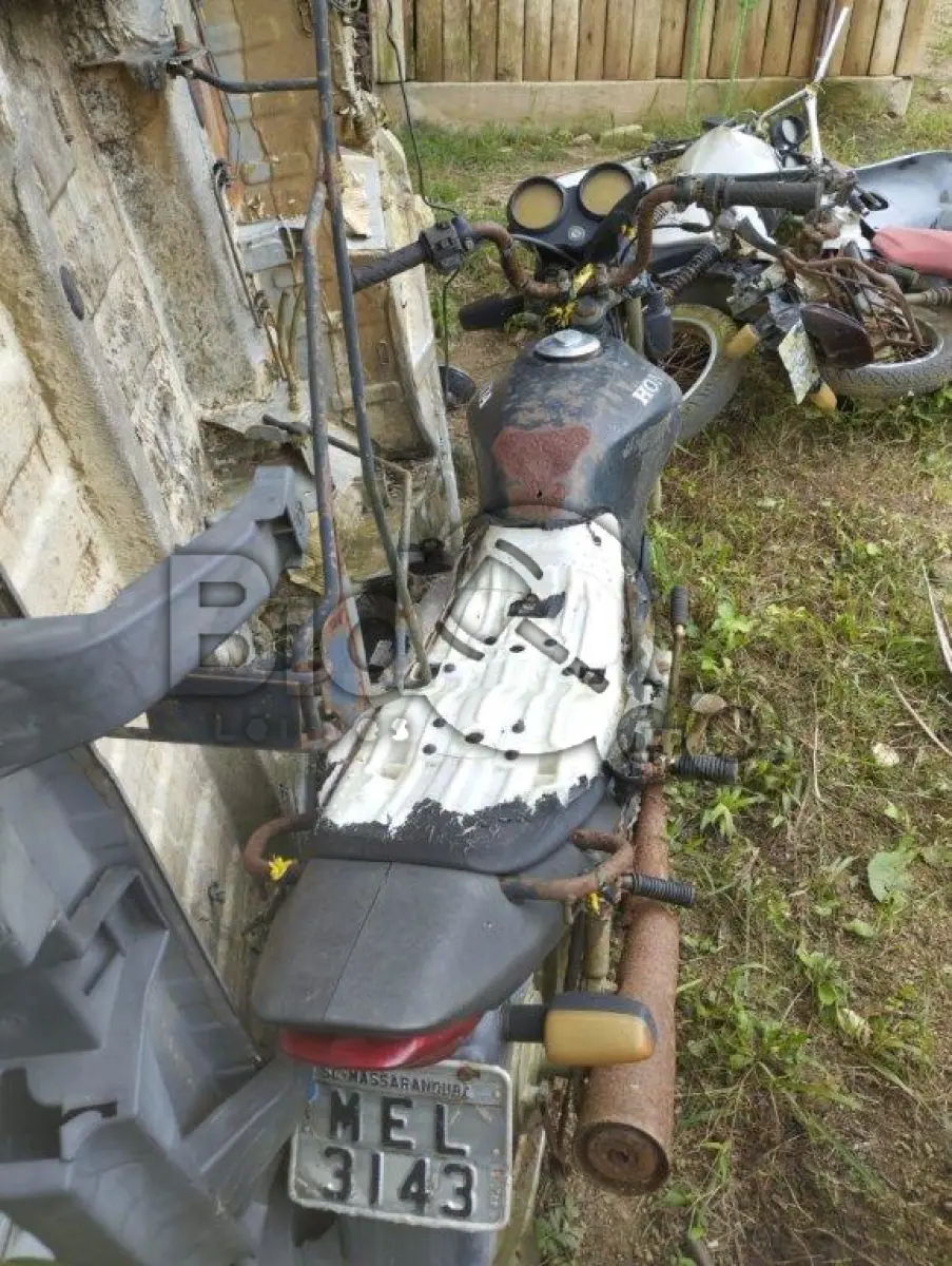LOTE 031 - Espécie: PASSAGEIRO / Marca: HONDA / Modelo: CG 125 FAN / Placa: MEL3143 / UF: PB Município:Massaranduba / Ano fabricação: 2007 / Ano modelo: 2007 / Cor: PRETA / Chassi: 9C2JC30708R052816 / Motor: JC30E78052816 / RENAVAM: 00955187176