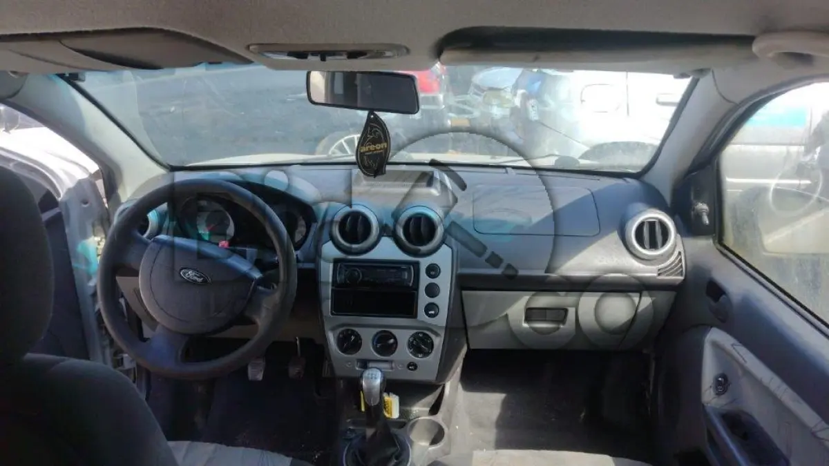 LOTE 038 - Espécie: PASSAGEIRO / Marca: FORD / Modelo: FIESTA 1.6 FLEX / Placa: MFV3233 / UF: SC / Município: Tijucas / Ano fabricação: 2009 / Ano modelo: 2009 / Cor: PRATA / Chassi: 9BFZF55P598378442 / Motor: QF9A98378442 / RENAVAM: 00123319650