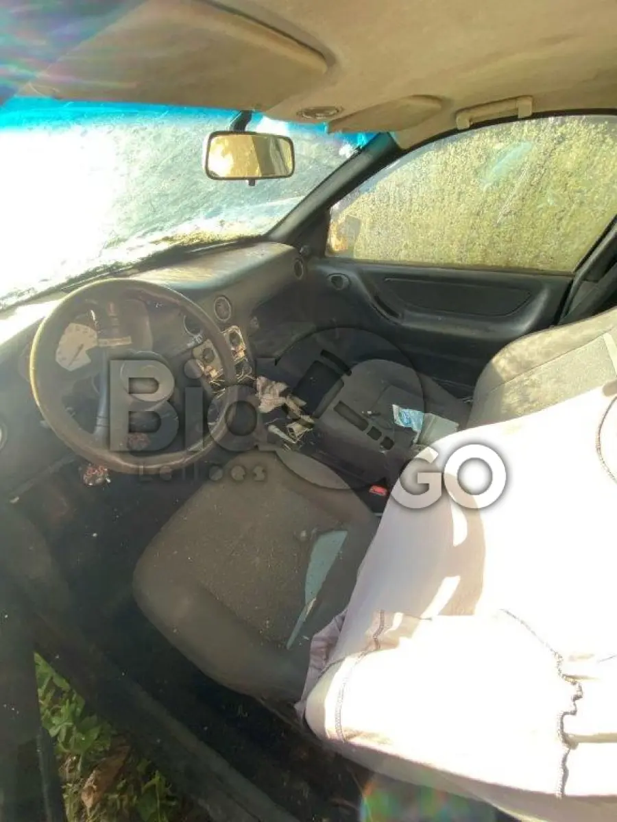 LOTE 007 - Espécie: PASSAGEIRO / Marca: GM / Modelo: CELTA / Placa: MBO0133 / UF: SC / Município: Chapecó / Ano fabricação: 2002 / Ano modelo: 2002 / Cor: PRETA / Chassi: 9BGRD08Z02G167863 / Motor: DJ0118977 / RENAVAM: 00781684889