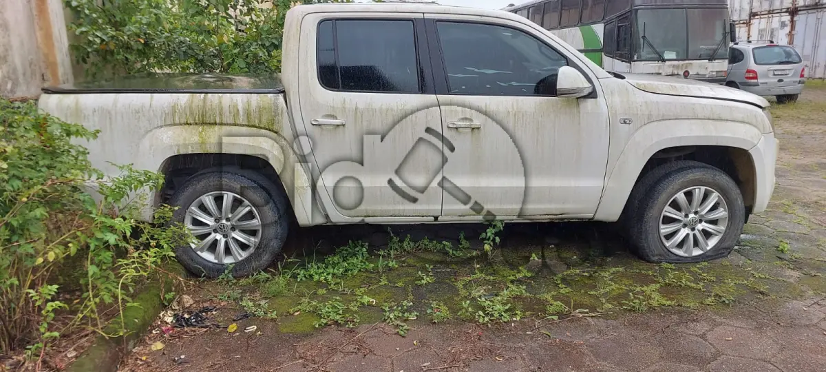 LOTE 008 - VW AMAROK CD 4X4 HIGH / Placa: QGA8G08 / Ano fabricação: 2014 / Ano
modelo: 2014 / Cor: BRANCA 