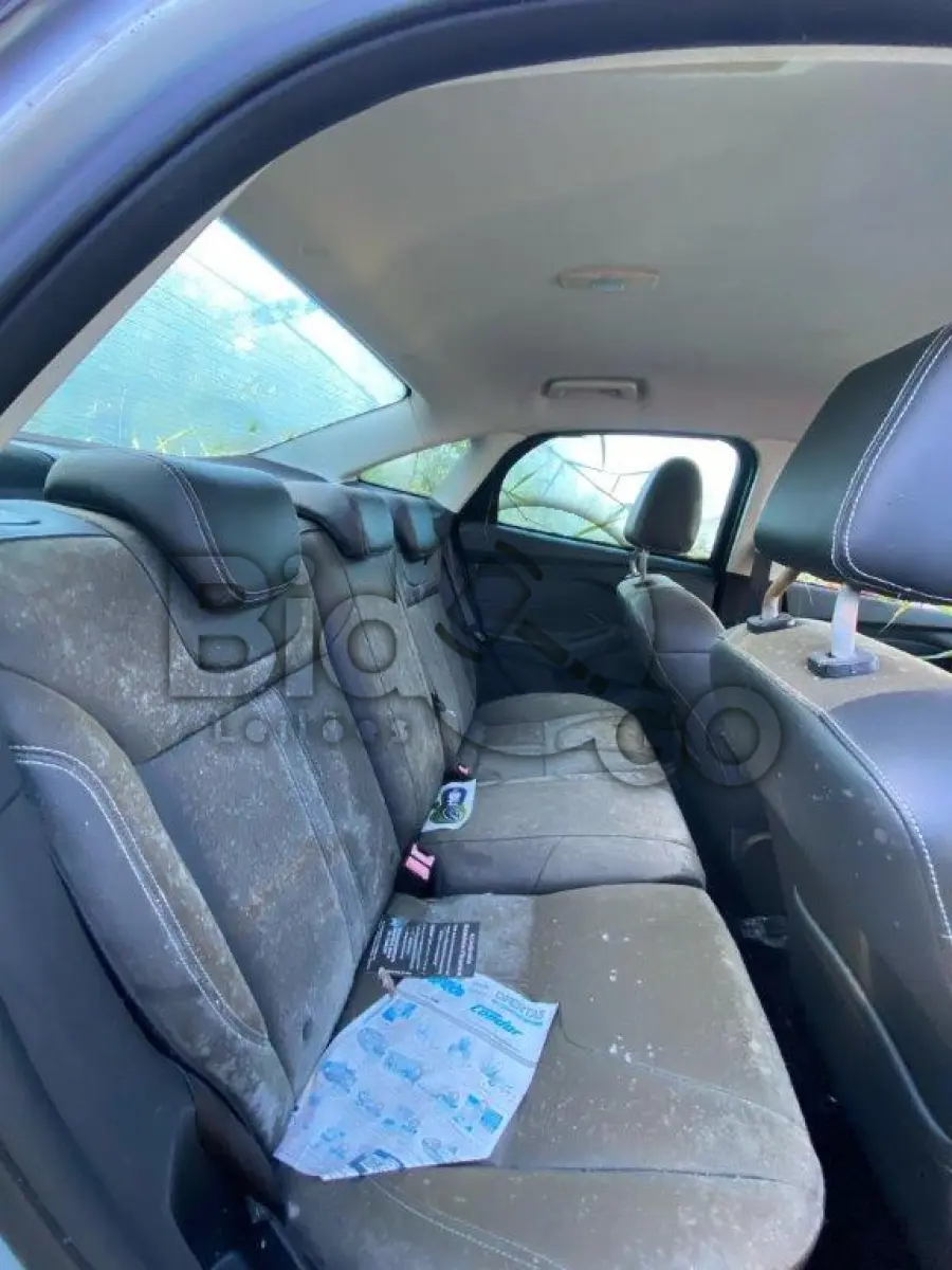 LOTE 053 - Espécie: PASSAGEIRO / Marca: I / Modelo: FORD FOCUS SE AT 2.0 S / Placa: PVC2023 / UF: SC / Município: Salto Veloso / Ano fabricação: 2014 / Ano modelo: 2014 / Cor: PRATA / Chassi: 8AFSZZFFCFJ269738 / Motor: U4DAFJ269738 / RENAVAM: 01028859993