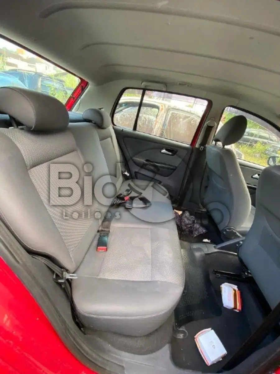 LOTE 003 - Espécie: PASSAGEIRO / Marca: VW / Modelo: FOX 1.6 GII / Placa: LLJ9516 / UF: SC / Município: Joinville / Ano fabricação: 2010 / Ano modelo: 2010 / Cor: VERMELHA / Chassi: 9BWAB05Z8B4132270 / Motor: CCR460810 / RENAVAM: 00283759259