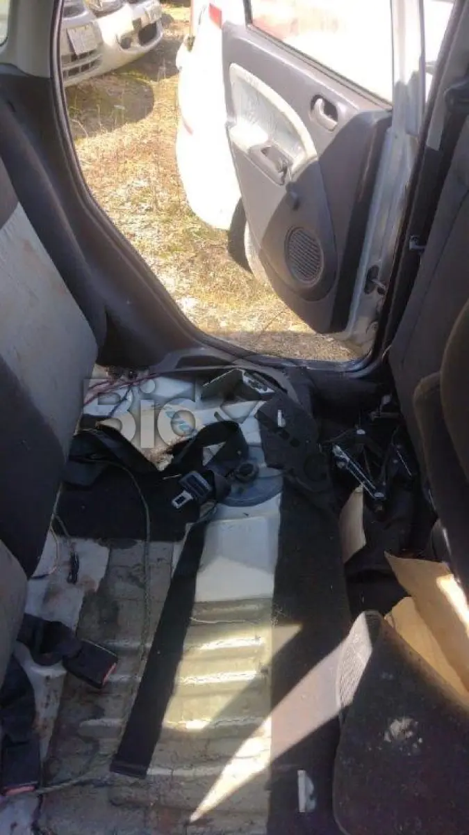 LOTE 038 - Espécie: PASSAGEIRO / Marca: FORD / Modelo: FIESTA 1.6 FLEX / Placa: MFV3233 / UF: SC / Município: Tijucas / Ano fabricação: 2009 / Ano modelo: 2009 / Cor: PRATA / Chassi: 9BFZF55P598378442 / Motor: QF9A98378442 / RENAVAM: 00123319650