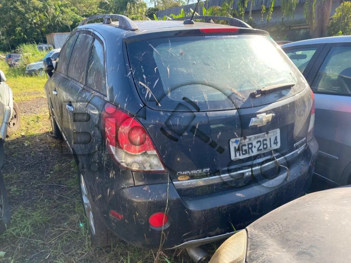 LOTE 011 - Espécie: MISTO / Marca: I / Modelo: GM CAPTIVA SPORT AWD / Placa: MGR2614 / UF: SC / Município: Joinville / Ano fabricação: 2009 / Ano modelo: 2009 / Cor: PRETA / Chassi: 3GNDL63709S616430 / Motor: N9S616430 / RENAVAM: 141949090