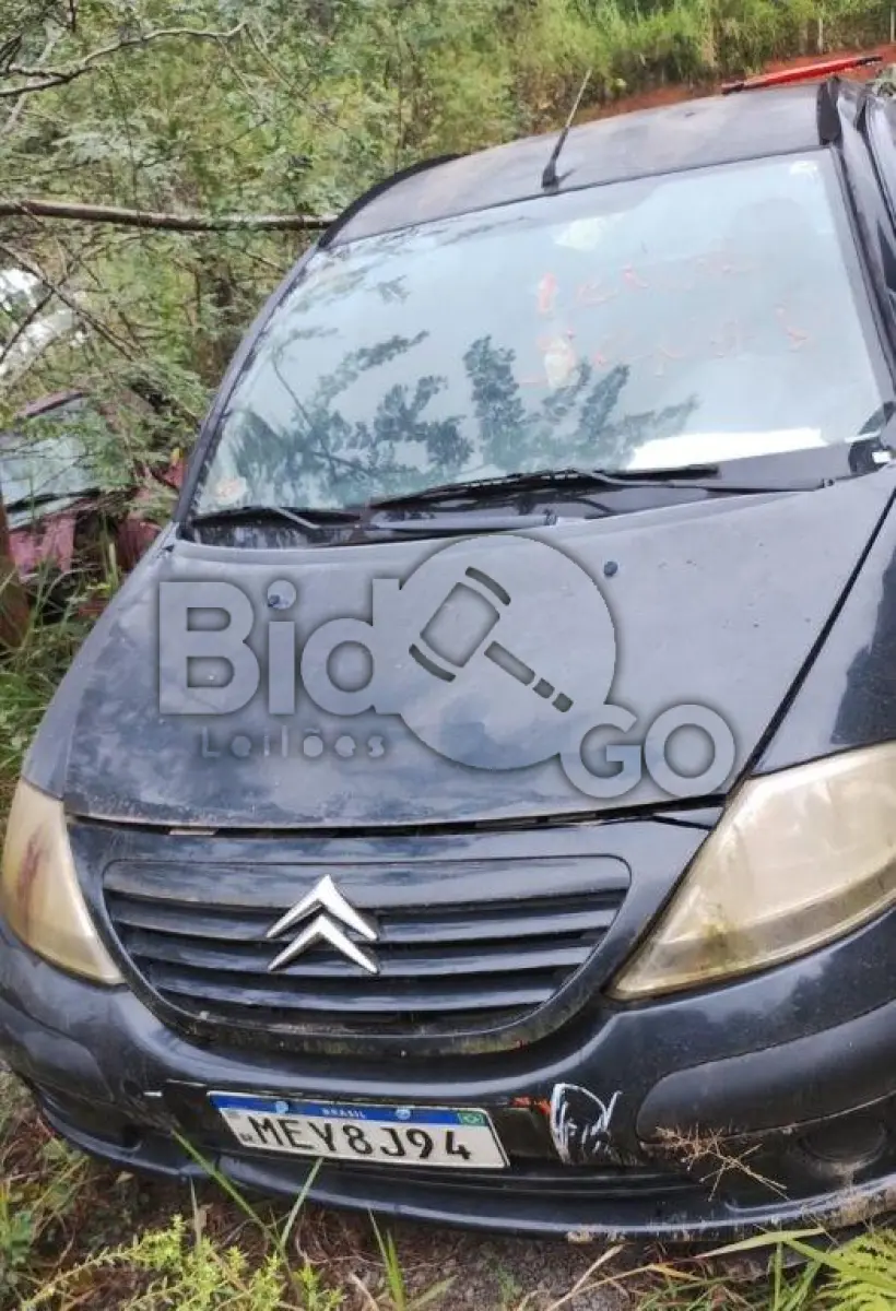 LOTE 024 - Espécie: PASSAGEIRO / Marca: CITROEN / Modelo: C3 GLX 14 FLEX / Placa: MEY8J94 / UF: SC / Município: Blumenau / Ano fabricação: 2008 / Ano modelo: 2008 / Cor: PRETA / Chassi: 935FCKFV88B554055 / Motor: 10DBS50052429 / RENAVAM: 00967179602