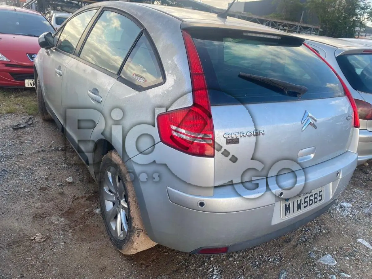 LOTE 043 - Espécie: PASSAGEIRO / Marca: I / Modelo: CITROEN C4 20EXC5P F / Placa: MIW5685 / UF: SC / Município: Joinville / Ano fabricação: 2010 / Ano modelo: 2011 / Cor: PRATA / Chassi: 8BCLCRFJYBG529374 / Motor: 10TWAB0063936 RENAVAM: 00338612661