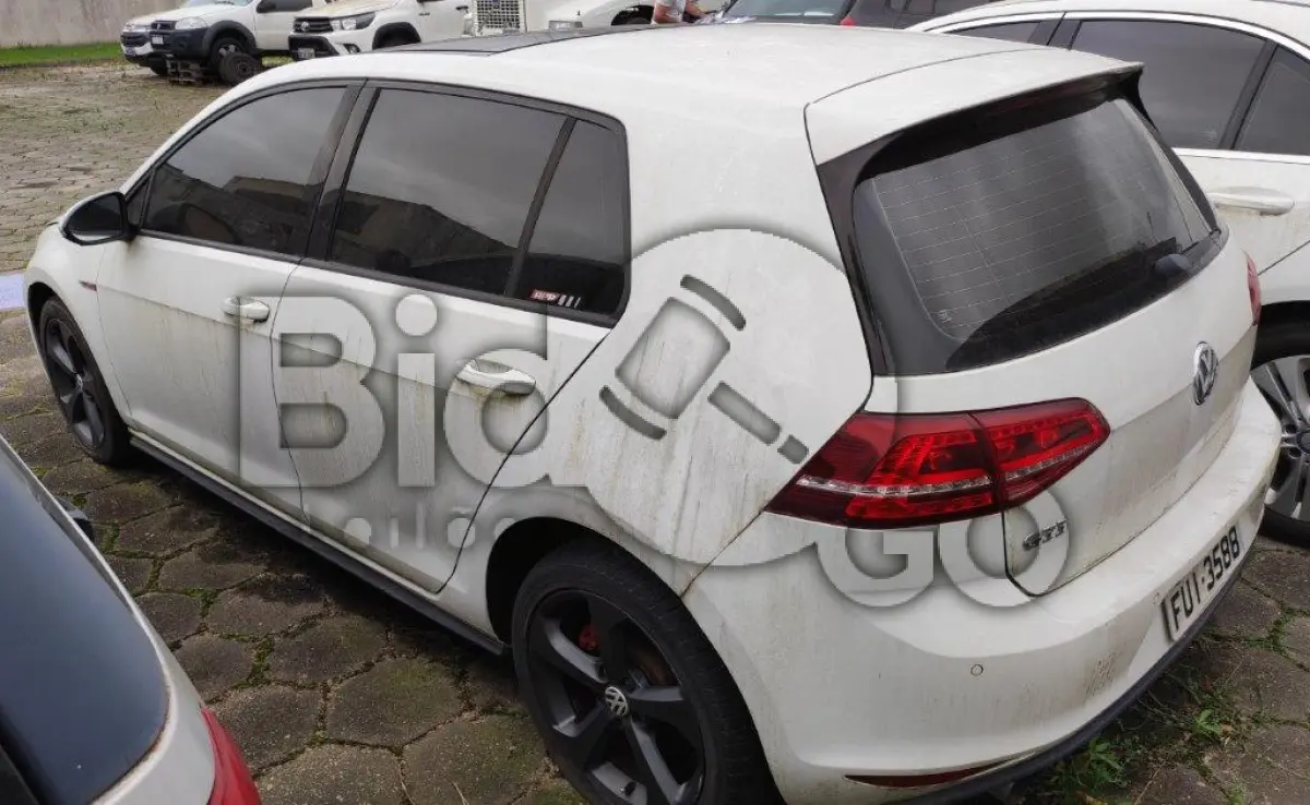 LOTE 006 -  VW GOLF GTI AB / Ano fabricação: 2013 / Ano modelo: 2013 / Cor: BRANCA 