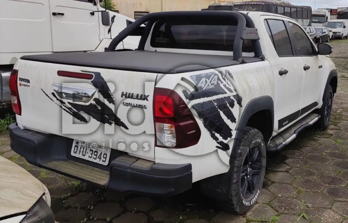 LOTE 004 -  TOYOTA HILUX CDCLEA4JD  / Ano fabricação: 2017 / Ano modelo: 2017 / Cor: BRANCA 